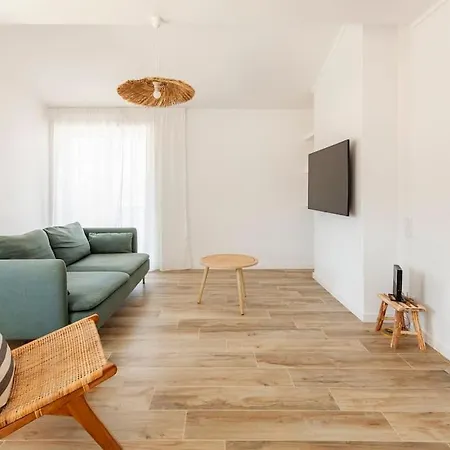 Apartamento T2 Com Terraco דירה *