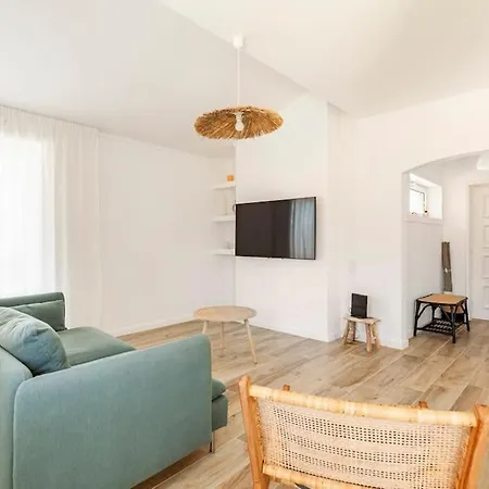 Apartamento T2 Com Terraco דירה *